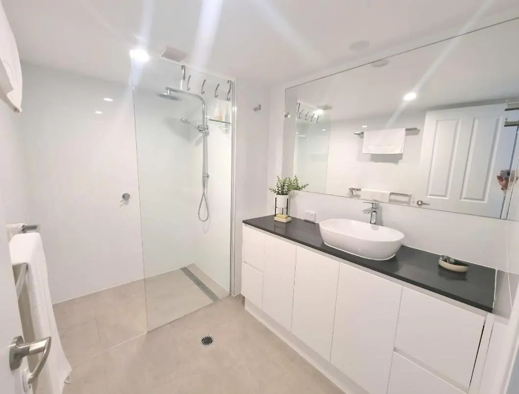 On The River Apartments Maroochydore 4*,