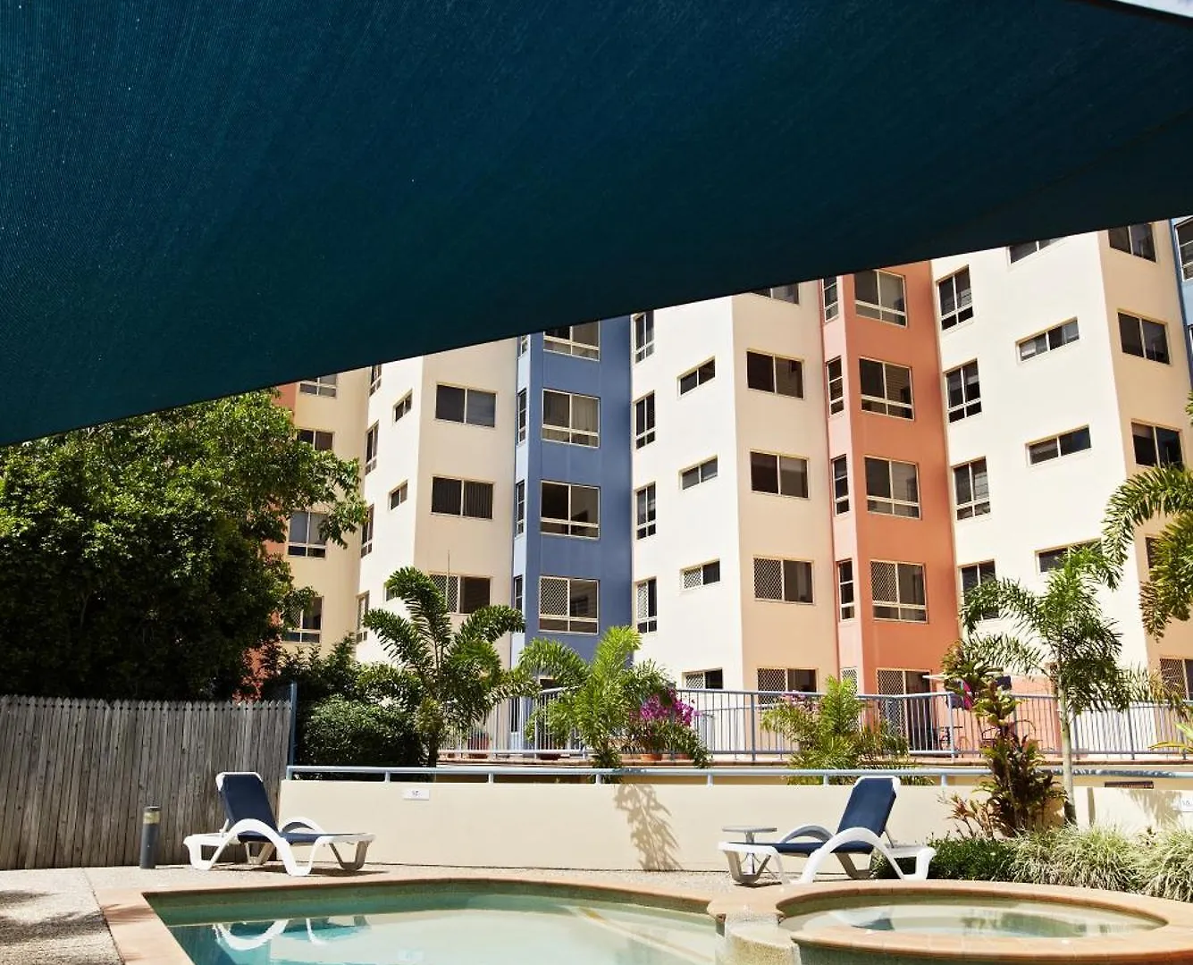 On The River Apartments Maroochydore 4*,